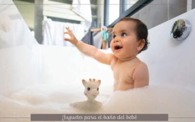 Los juguetes del baño para el bebé, el momento más divertido